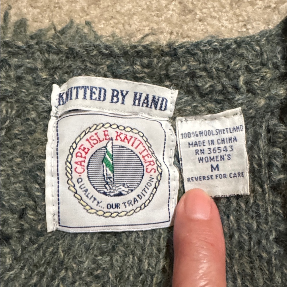 Cape Isle Knitters Shetland Wool Cable Knit Bobble Button Vest Green Hand Knit-M - Picture 8 of 9